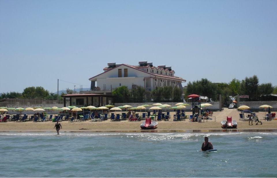 فندق Centro Turistico La Perla Del Gargano فوتشي فارانو المظهر الخارجي الصورة